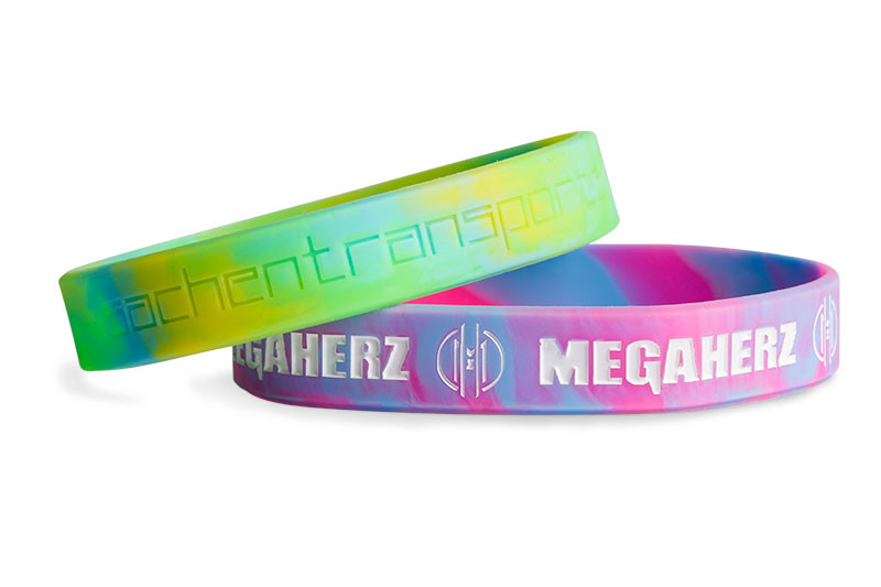 Wollen Sie sich von Ihren Konkurrenten ohne astronomisch hohe Kosten abheben? Das schicke und preiswerte Armband aus marmoriertem Kunststoff verleiht all Ihren Veranstaltungen eine Prise Originalit&auml;t und wird mit Sicherheit Ihre Kunden beeindrucken. Bestellen Sie daher bei Silibracelets: Ihr Silikonarmband-Lieferant entwirft den Werbeartikel, der die Pers&ouml;nlichkeit Ihres Unternehmens ideal widerspiegelt.